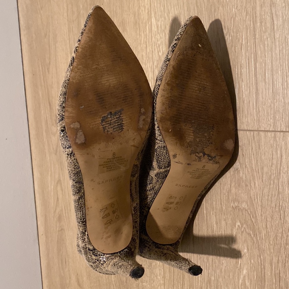 Express Bootie - Picture 5 of 5